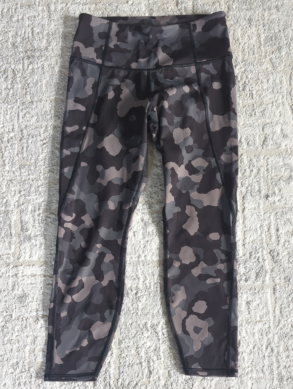 Athleta Gray & Black Cropped Camo Leggings Size SP